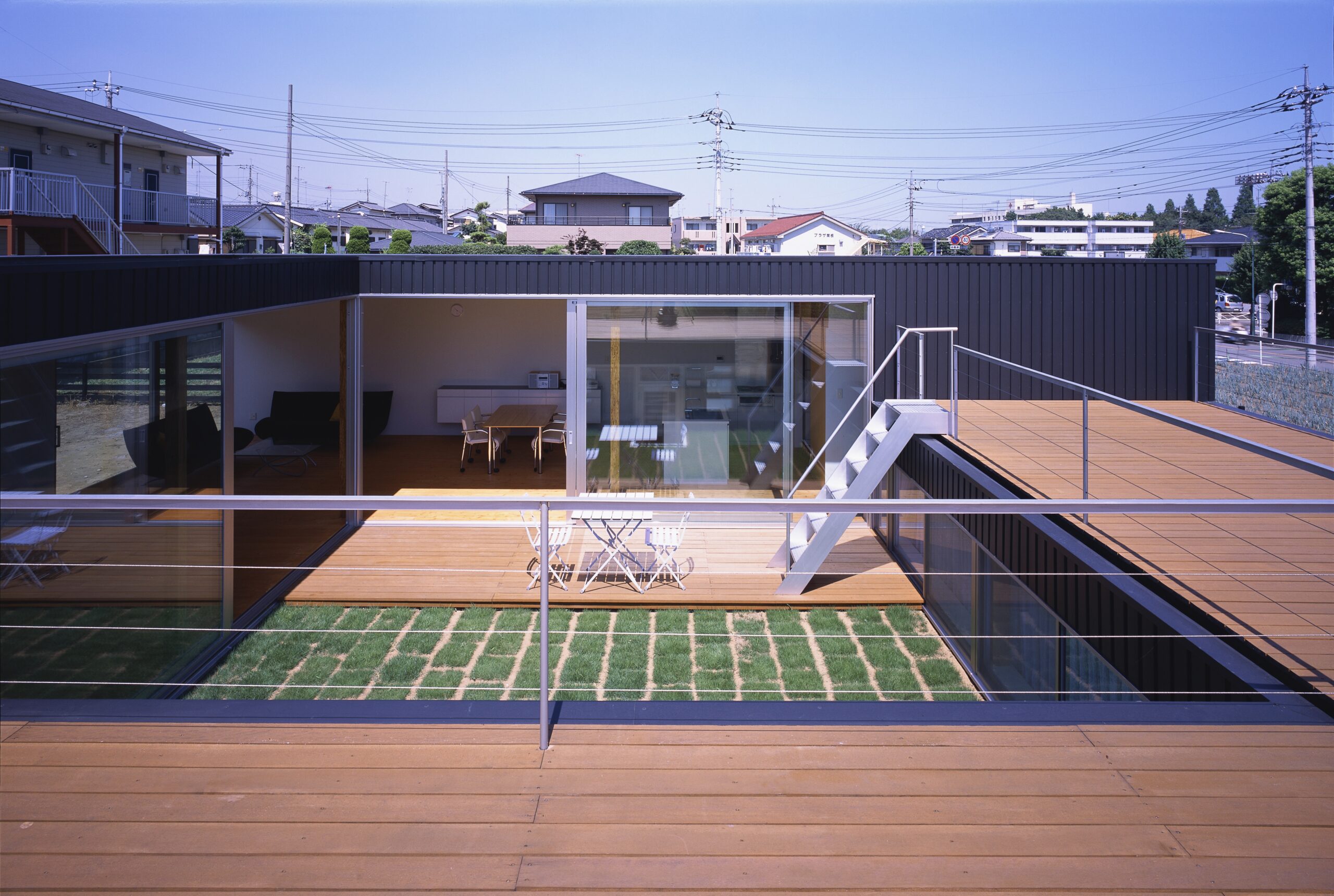 HOUSE 9