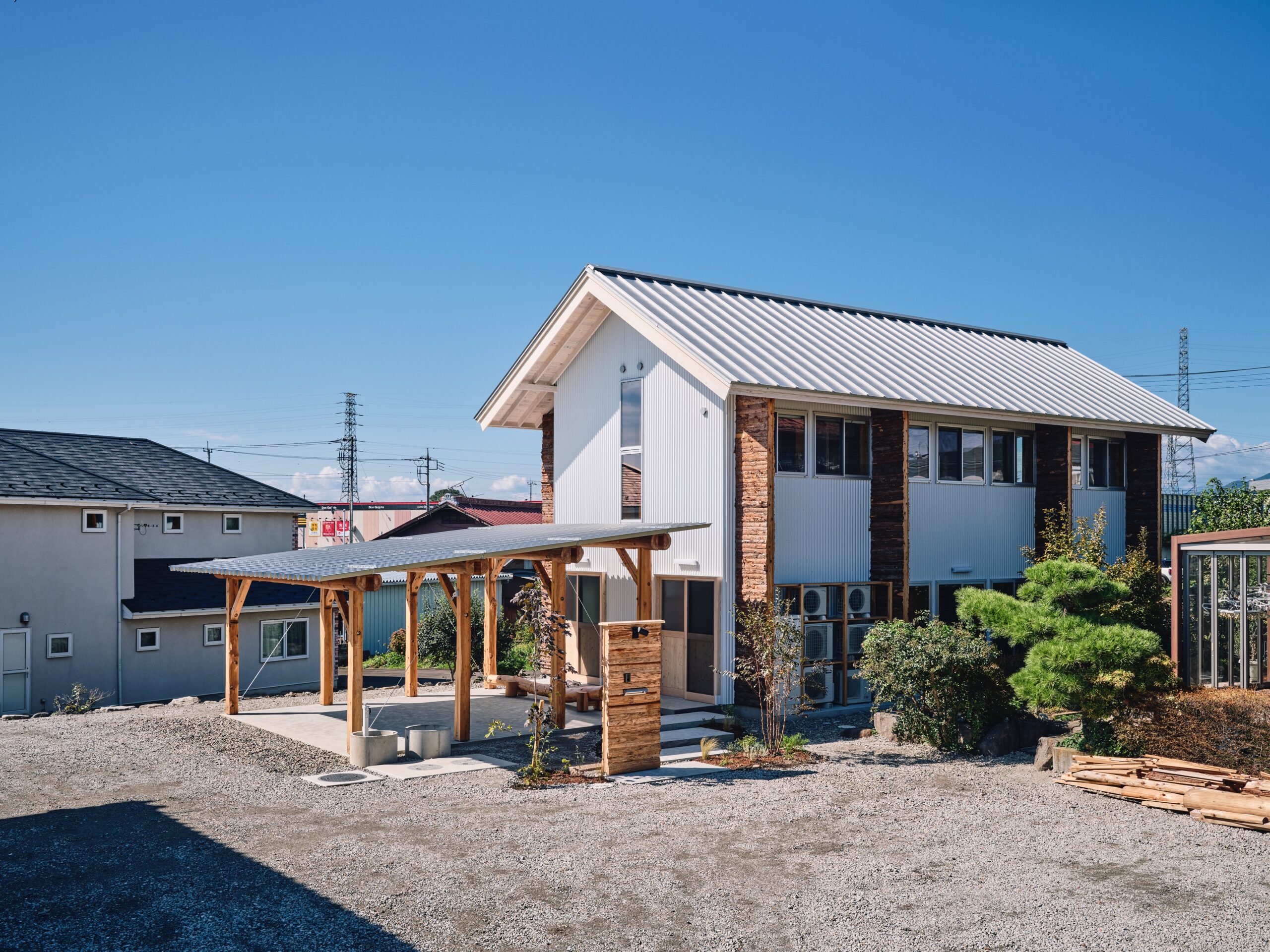 屋敷林の家